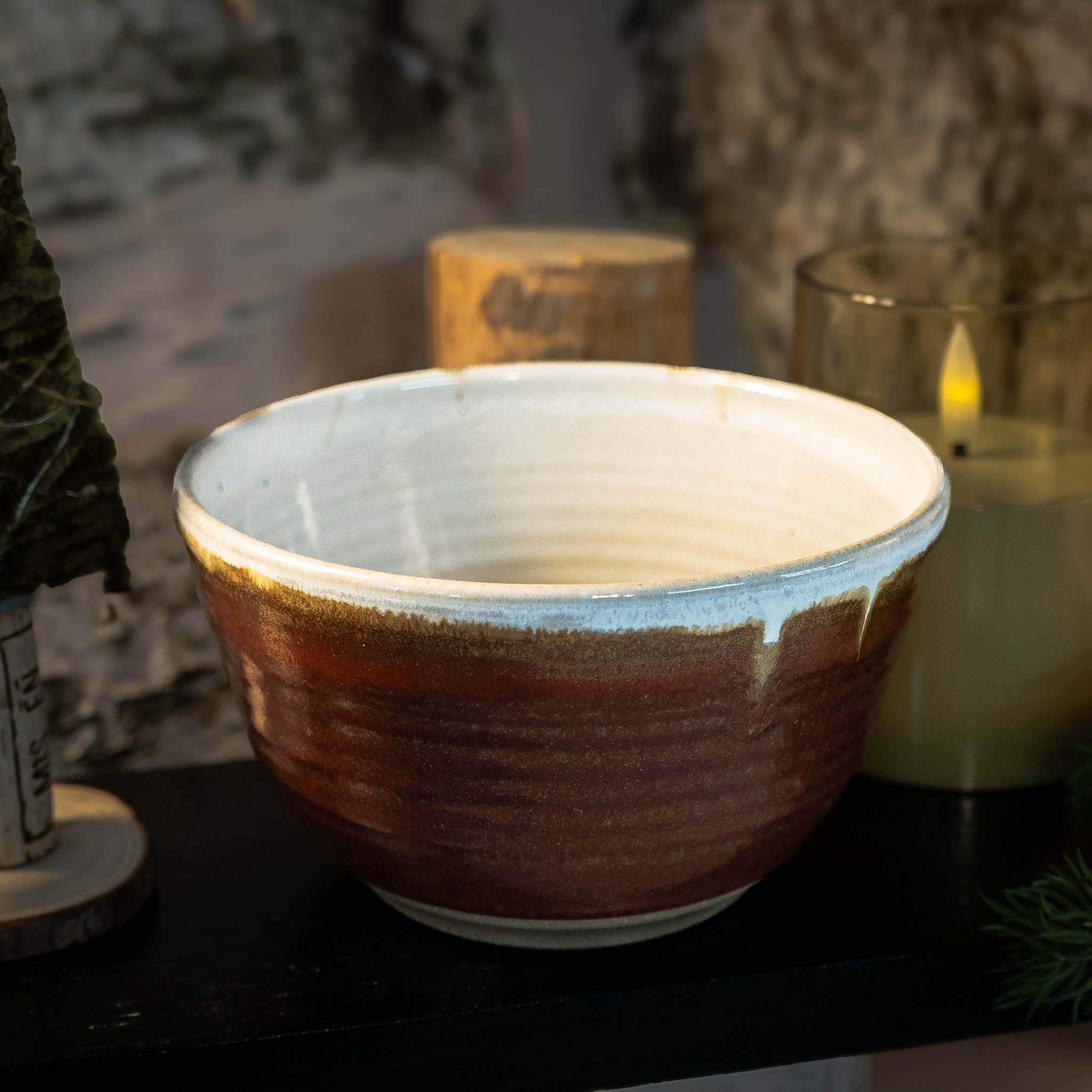 White and brown bowl